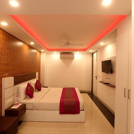 Hotel Ark Wood Нью-Дели Экстерьер фото