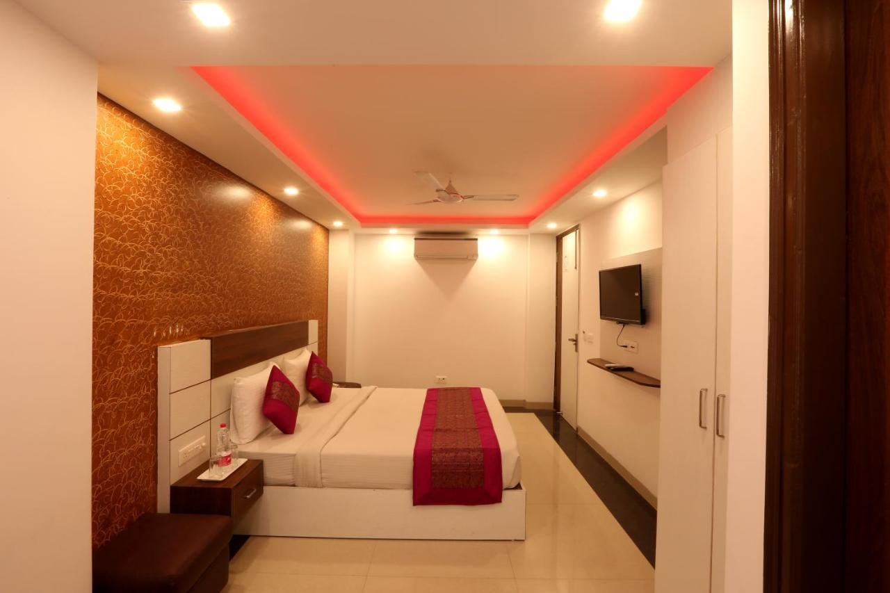 Hotel Ark Wood Нью-Дели Экстерьер фото