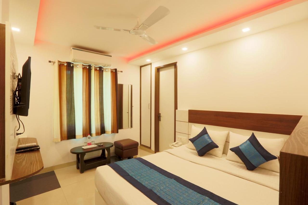 Hotel Ark Wood Нью-Дели Экстерьер фото