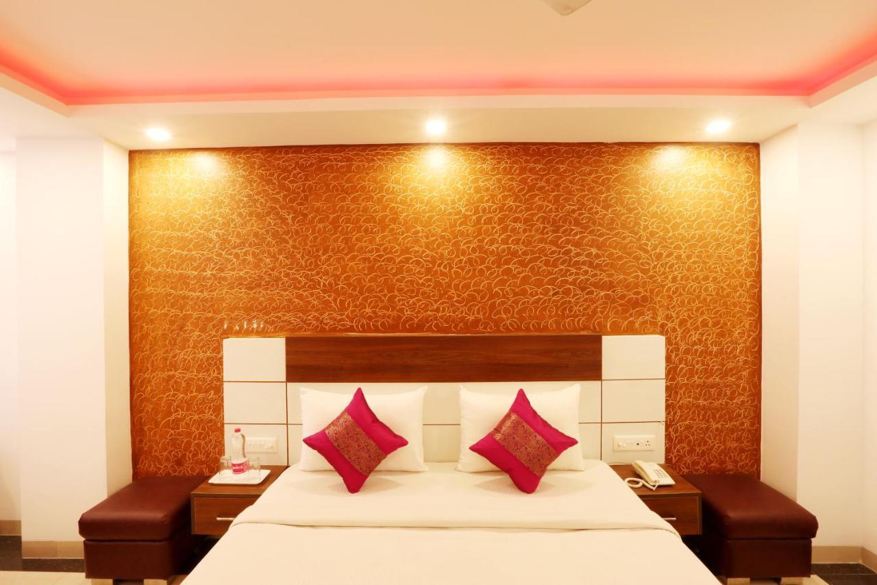 Hotel Ark Wood Нью-Дели Экстерьер фото