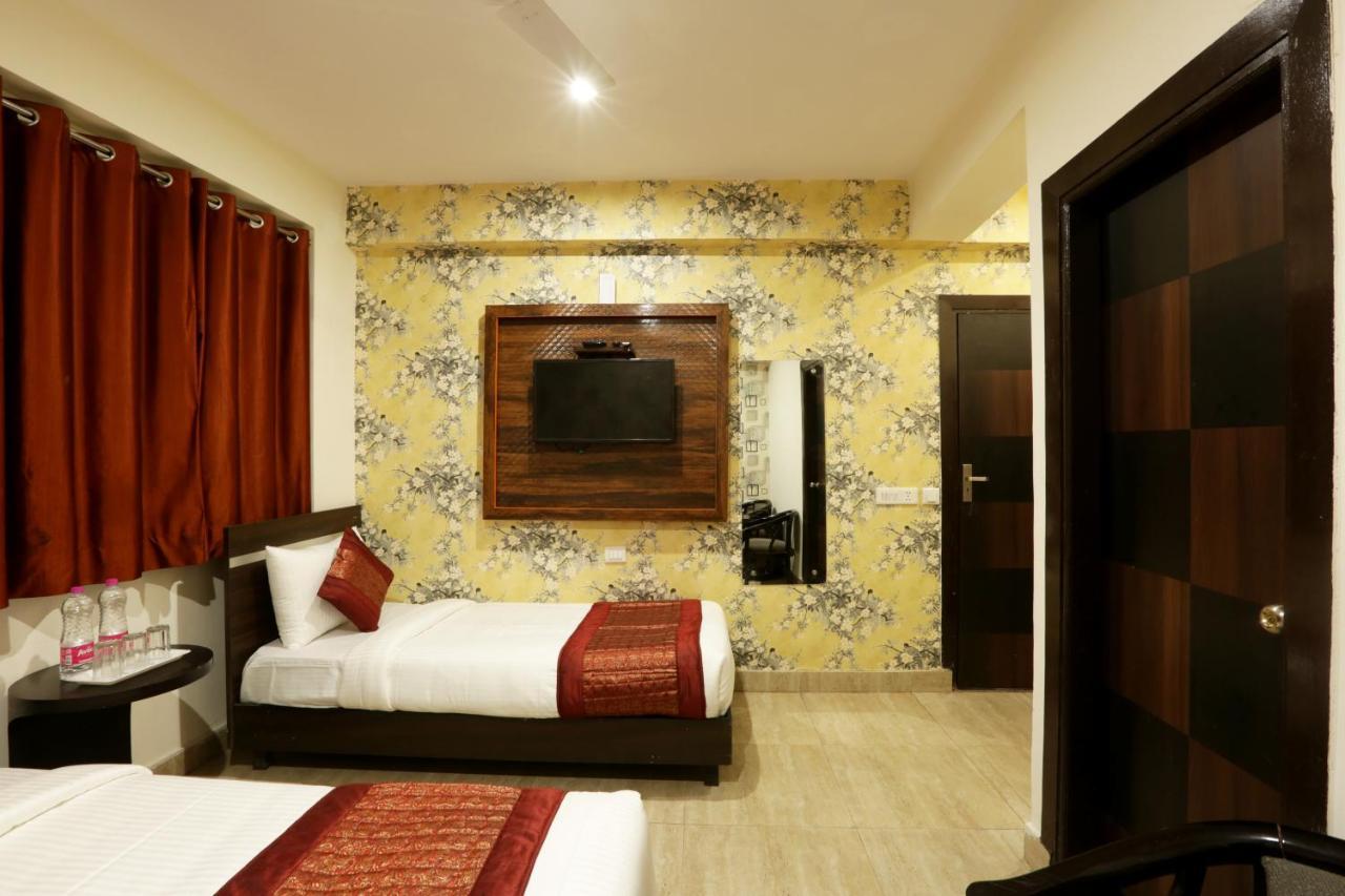 Hotel Ark Wood Нью-Дели Экстерьер фото